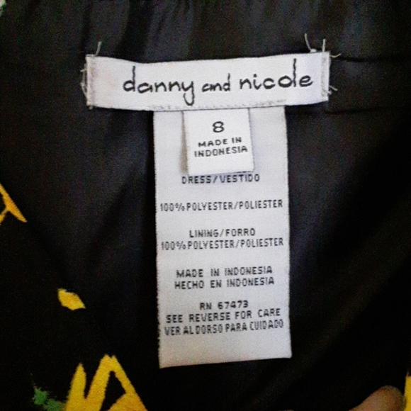 Danny and Nicole v neck dress - Picture 4 of 5